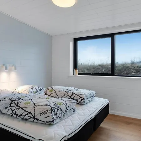 4 Bedroom Awesome In Holiday home *