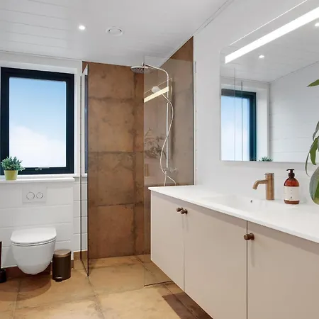 4 Bedroom Awesome In