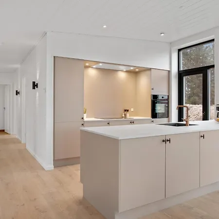 度假居 4 Bedroom Awesome In Bindslev