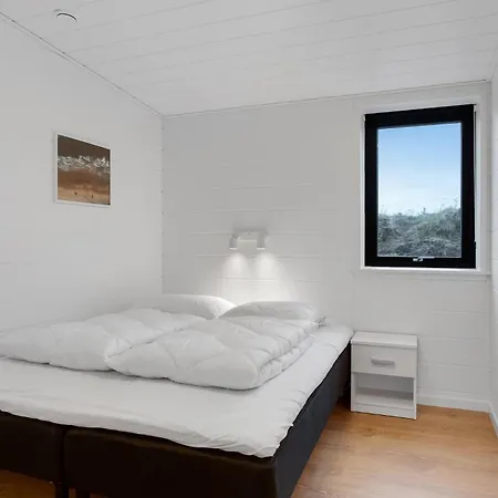 4 Bedroom Awesome In *
